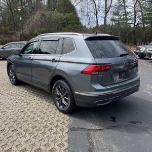 VOLKSWAGEN TIGUAN SE - 3