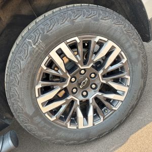 2025 Chevrolet TAHOE Z71 — миниатюра 18