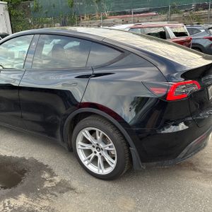 TESLA MODEL Y LONG RANGE - 6