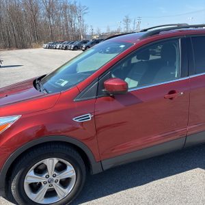 FORD ESCAPE SE - 2