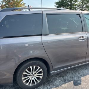 2020 Toyota SIENNA XLE 8-PASSENGER 照片 9