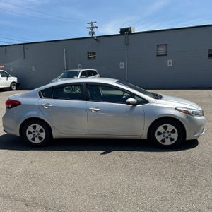 2018 KIA FORTE LX photo 10