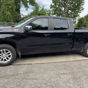 2023 Chevrolet SILVERADO 1500 LT 照片 4