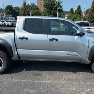 2025 Toyota TACOMA TRD OFF-ROAD 缩略图 11