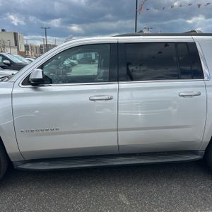 CHEVROLET SUBURBAN LT - 3