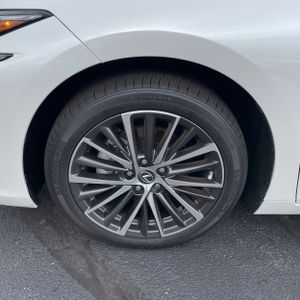 2024 Lexus ES 350 BASE — миниатюра 16