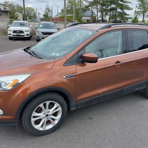 FORD ESCAPE SE - 2