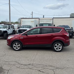 FORD ESCAPE SE - 3