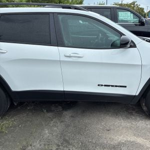 2023 JEEP CHEROKEE ALTITUDE LUX — фото 9