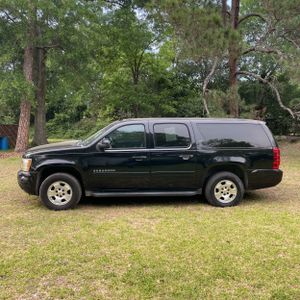 CHEVROLET SUBURBAN LT - 3