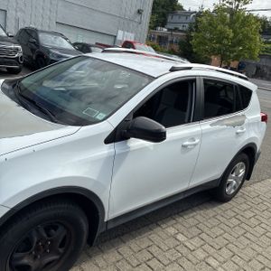 2015 Toyota RAV4 LE 照片 2