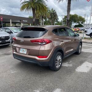 HYUNDAI TUCSON SE - 8