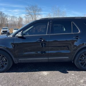 FORD EXPLORER XLT - 4