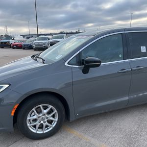 CHRYSLER PACIFICA SELECT - 2