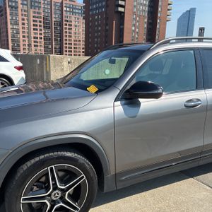 MERCEDES-BENZ GLB - 2