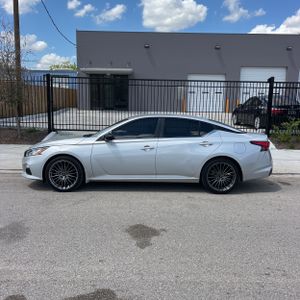 NISSAN ALTIMA 2.5 SR - 2