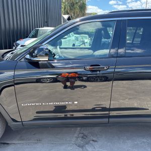 JEEP GRAND CHEROKEE L LIMITED - 4