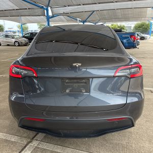 TESLA MODEL Y LONG RANGE - 7