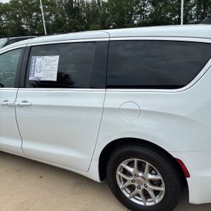 صورة 5 لـ 2024 Chrysler PACIFICA TOURING L