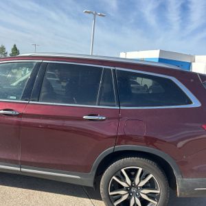 HONDA PILOT TOURING W/REAR CAPTAIN'S CHAIRS - 6