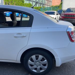 NISSAN SENTRA 2.0 - 6