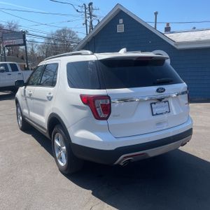 FORD EXPLORER XLT - 4