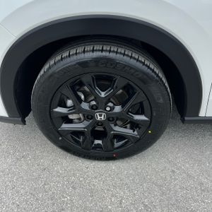 صورة 17 لـ 2024 Honda HR-V SPORT