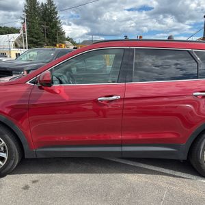 صورة 4 لـ 2017 Hyundai SANTA FE SE