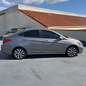 HYUNDAI ACCENT VALUE EDITION - 10