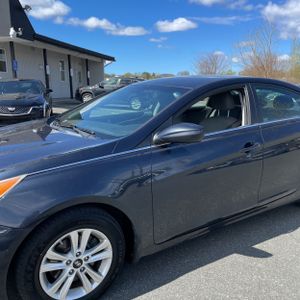 HYUNDAI SONATA GLS - 2