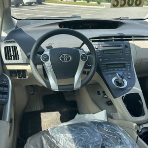 2010 Toyota PRIUS III — миниатюра 36