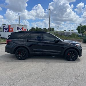 FORD EXPLORER ST - 10