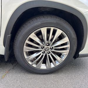 صورة مصغرة 20 لـ 2024 Toyota HIGHLANDER PLATINUM