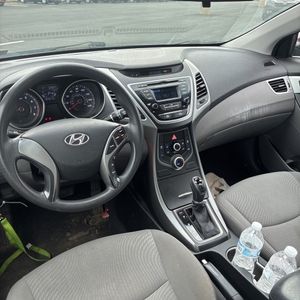 2014 Hyundai ELANTRA SE — миниатюра 36