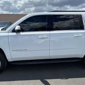 CHEVROLET SUBURBAN LT - 4