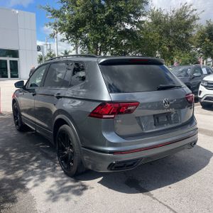 صورة 5 لـ 2024 Volkswagen TIGUAN SE R-LINE BLACK