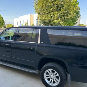 CHEVROLET SUBURBAN LS - 6