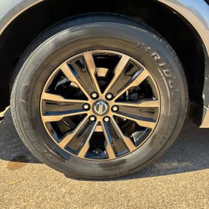 2017 Nissan ARMADA PLATINUM — фото 19