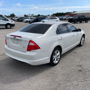 FORD FUSION SE - 8