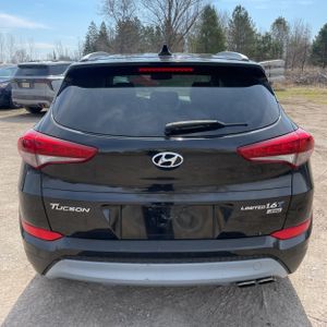 HYUNDAI TUCSON LIMITED - 7