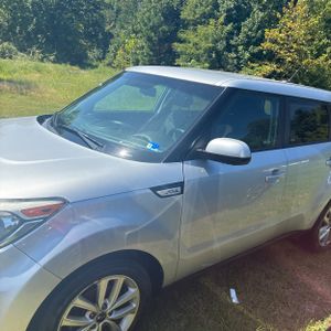 2018 KIA SOUL + 照片 2