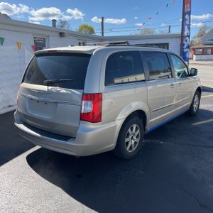 CHRYSLER TOWN & COUNTRY TOURING - 7