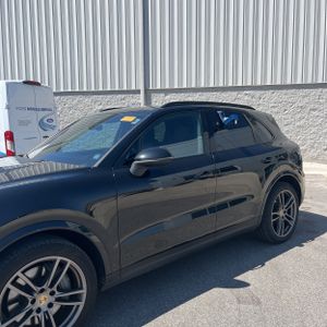 PORSCHE CAYENNE S - 2