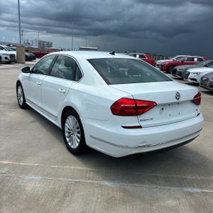 2016 Volkswagen PASSAT 1.8T SE — фото 5