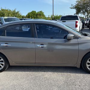 2016 Nissan SENTRA SV 缩略图 11