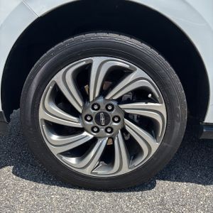 2022 Lincoln NAVIGATOR L RESERVE — миниатюра 17