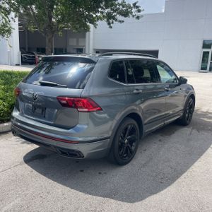 صورة 8 لـ 2024 Volkswagen TIGUAN SE R-LINE BLACK
