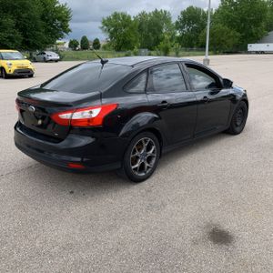 FORD FOCUS SE - 8