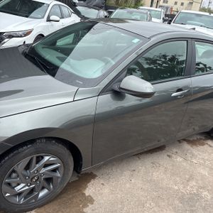 HYUNDAI ELANTRA SEL - 2