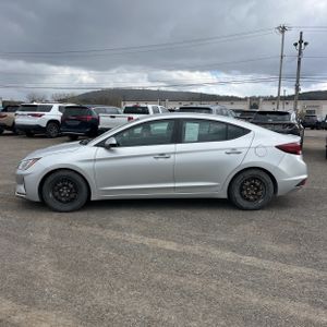 HYUNDAI ELANTRA SE - 3